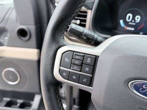 Used 2023 Ford Expedition Limited RWD image 76