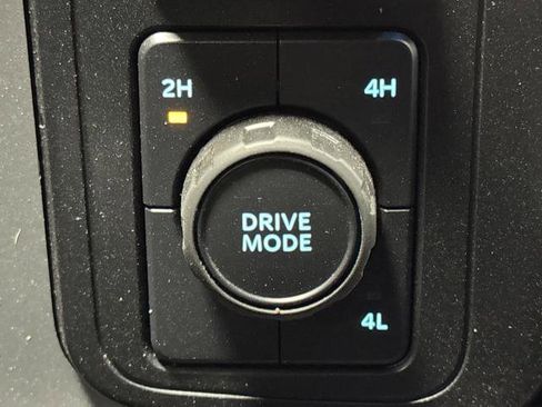 Used 2025 Ford F150 XLT w/ Equipment Group 302A MID image 24