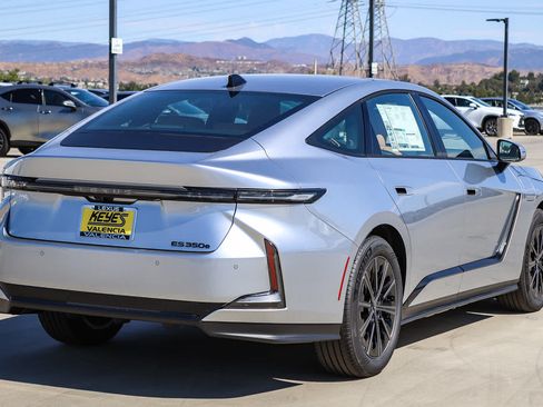 New 2026 Lexus ES 350e w/ Convenience Package FWD image 4
