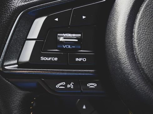 Used 2022 Subaru Crosstrek 2.5i Sport w/ Moonroof Package image 12