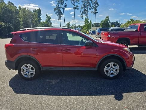 Used 2014 Toyota RAV4 LE AWD/4WD image 4