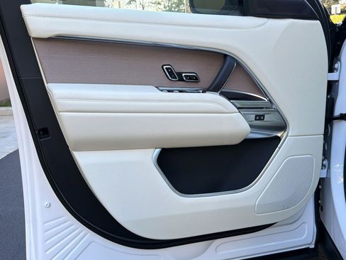 New 2026 Land Rover Range Rover Long Wheelbase SE image 22