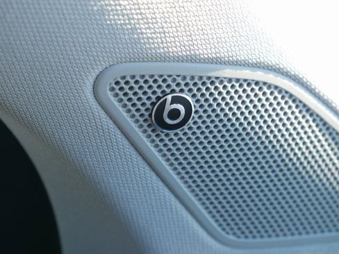 Used 2022 Volkswagen Taos SEL image 28