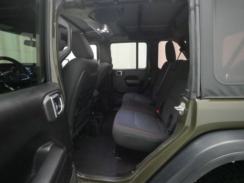 Used 2021 Jeep Wrangler Unlimited Rubicon w/ Cold Weather Group image 15