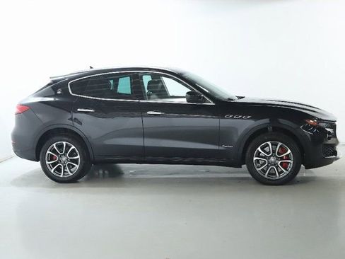 Used 2018 Maserati Levante S GranLusso image 11