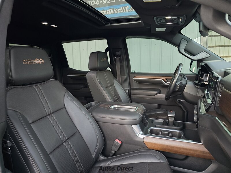 Used 2022 Chevrolet Silverado 1500 High Country w/ High Country Premium Package AWD/4WD image 27