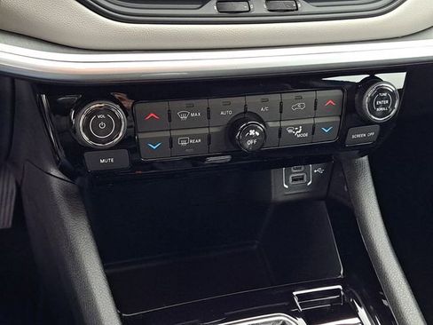 New 2026 Jeep Compass Limited image 14