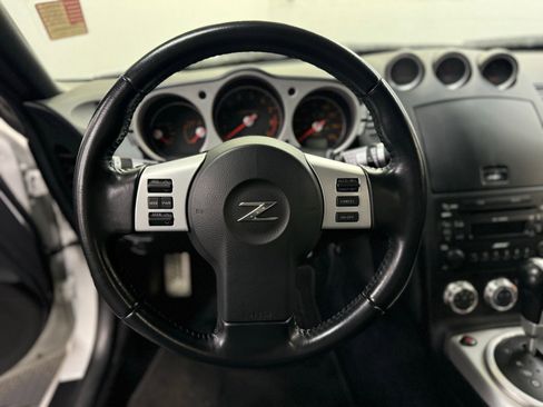 Used 2009 Nissan 350Z Touring image 14