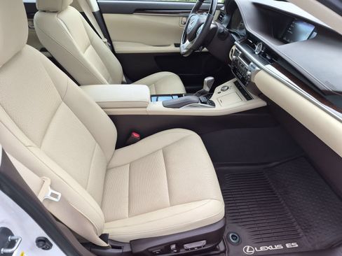Used 2017 Lexus ES 350 w/ Navigation System Package FWD image 23