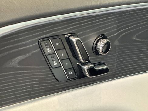 New 2025 Cadillac Lyriq Luxury AWD/4WD image 13