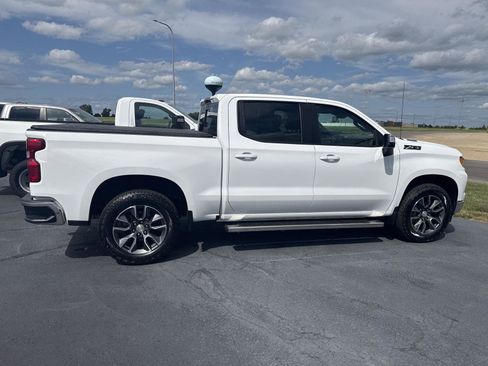 Used 2023 Chevrolet Silverado 1500 LT AWD/4WD image 5