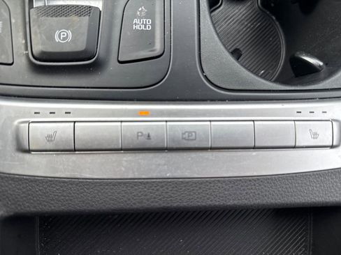 Used 2025 Kia Carnival image 42