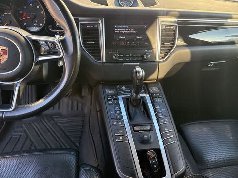 Used 2018 Porsche Macan image 15