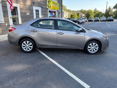 Used 2014 Toyota Corolla LE FWD image 4