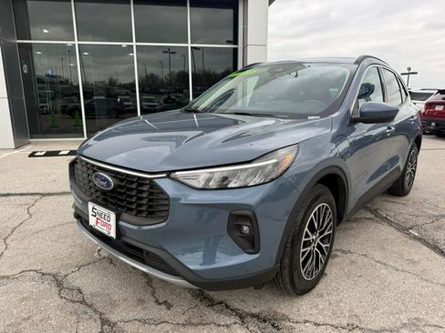 Used 2024 Ford Escape SE FWD image 3