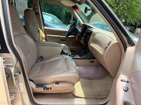 Used 1997 Ford Explorer XLT AWD/4WD image 10