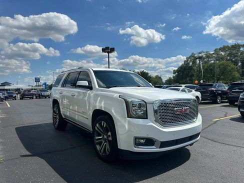 Used 2018 GMC Yukon Denali w/ Denali Ultimate Package AWD/4WD image 3