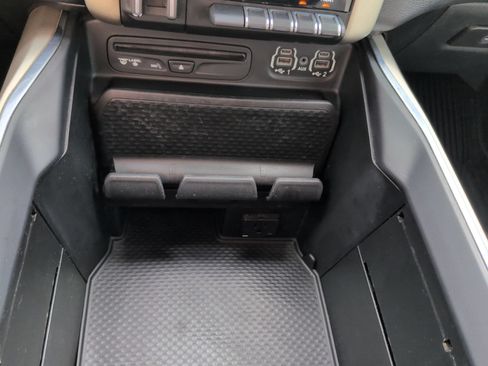 Used 2019 RAM 1500 Laramie w/ Sport Appearance Package AWD/4WD image 31
