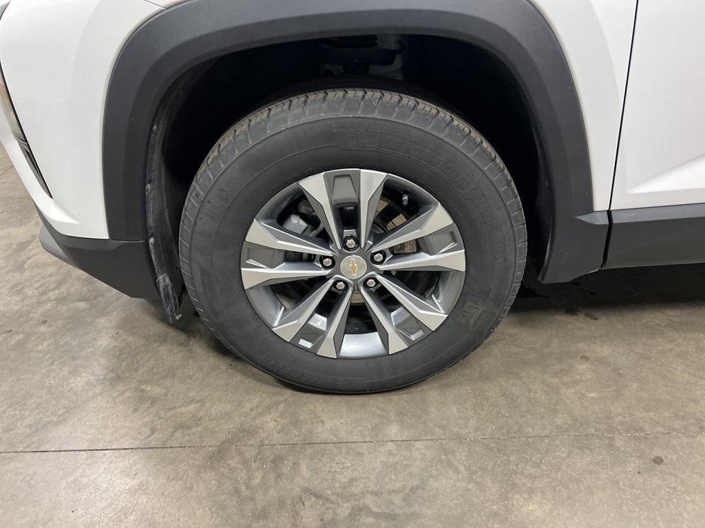Certified 2025 Chevrolet Equinox LT w/ Safety and Technology Package AWD/4WD image 10