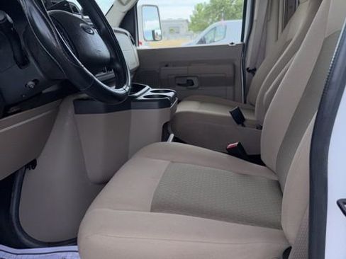 Used 2016 Ford E-450 and Econoline 450 Super Duty w/ Motorhome Prep Package image 7