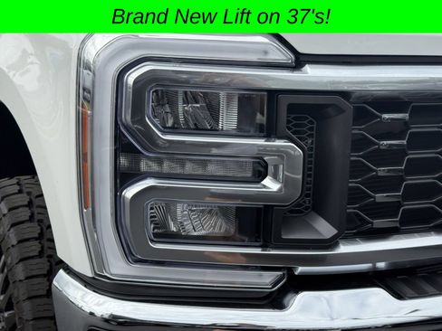 Used 2025 Ford F350 Lariat w/ Lariat Ultimate Package AWD/4WD image 11