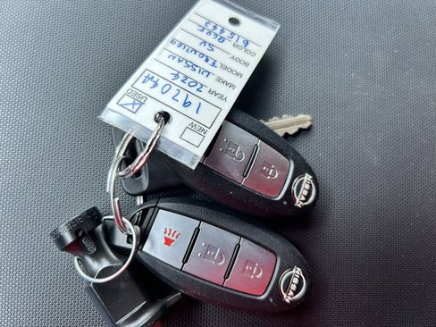 Certified 2024 Nissan Frontier SV image 17