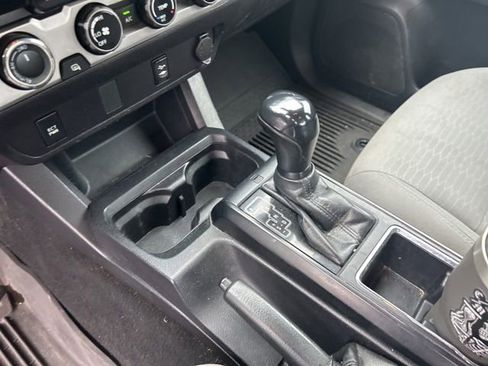 Used 2018 Toyota Tacoma SR AWD/4WD image 22