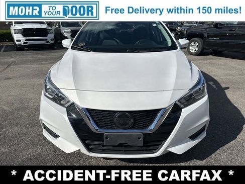 Used 2021 Nissan Versa SV image 2