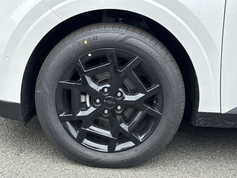 New 2026 Kia Carnival SX w/ SX Dark Edition Package FWD image 17