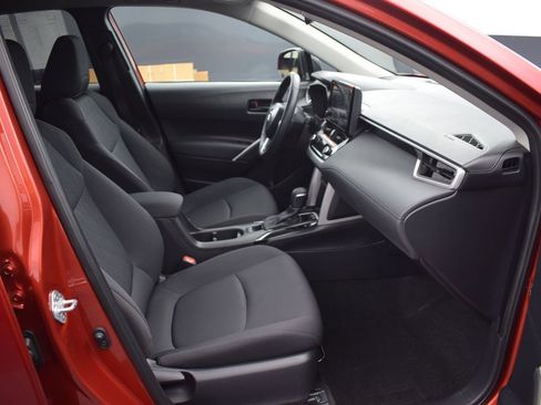 Used 2025 Toyota Corolla Cross LE AWD/4WD image 10
