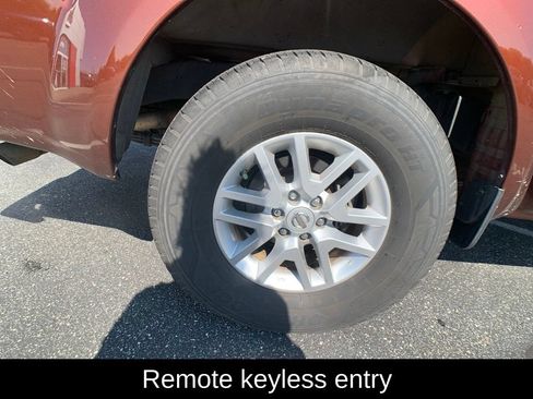 Used 2017 Nissan Frontier SV w/ SV Value Truck Package RWD image 13