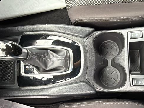 Certified 2021 Nissan Rogue Sport SV AWD/4WD image 17