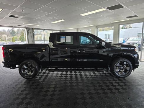 Used 2022 Chevrolet Silverado 1500 RST AWD/4WD image 2