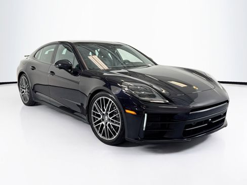 Used 2025 Porsche Panamera image 7
