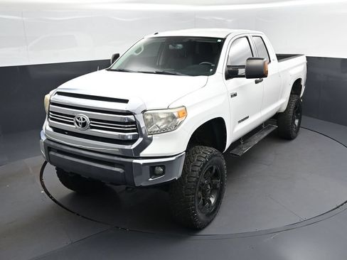 Used 2016 Toyota Tundra SR5 w/ SR5 Upgrade Package AWD/4WD image 30