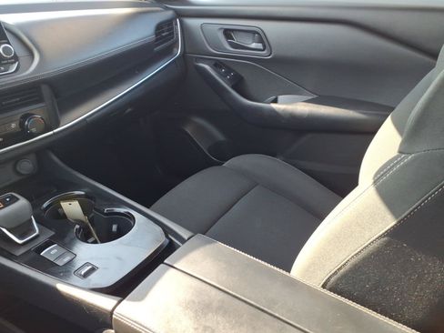 Used 2024 Nissan Rogue S FWD image 20