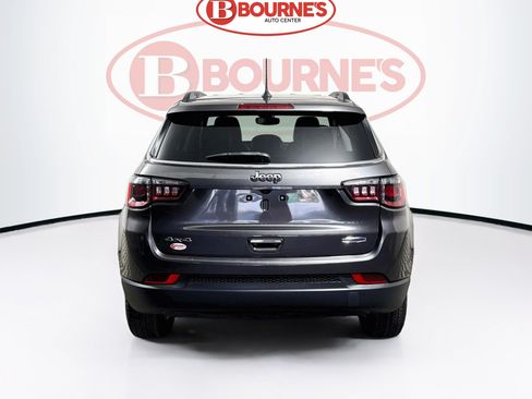 Used 2022 Jeep Compass Latitude AWD/4WD image 7