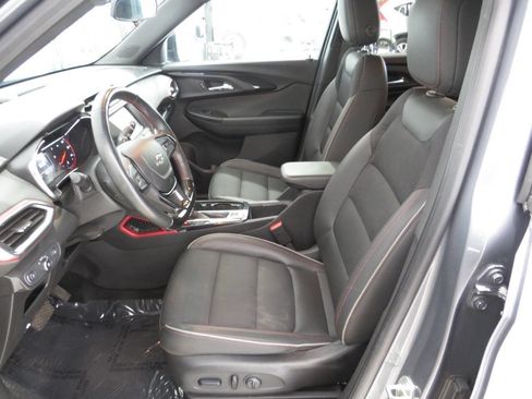 Used 2022 Chevrolet TrailBlazer RS FWD image 14
