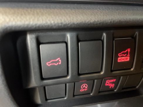 Used 2020 Subaru Forester Premium AWD/4WD image 15