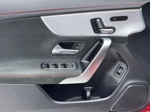 Used 2022 Mercedes-Benz CLA 250 4MATIC image 34