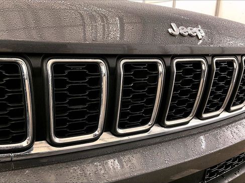 Used 2021 Jeep Grand Cherokee L Laredo w/ Luxury Tech Group I image 30