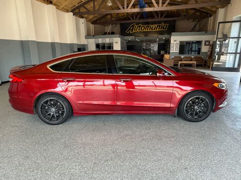 Used 2017 Ford Fusion SE w/ Fusion SE Technology Package FWD image 8