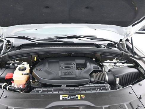 Used 2022 Jeep Grand Cherokee L Limited w/ Luxury Tech Group II image 14