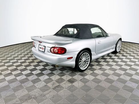 Used 2001 MAZDA MX-5 Miata image 10