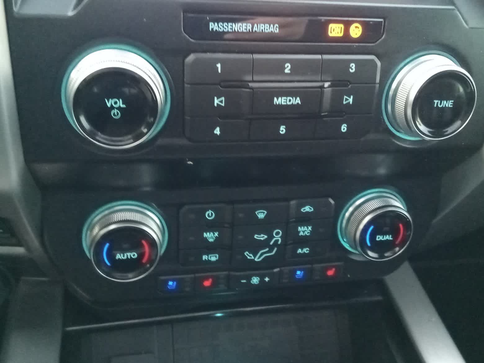 Used 2020 Ford F350 Platinum AWD/4WD image 29