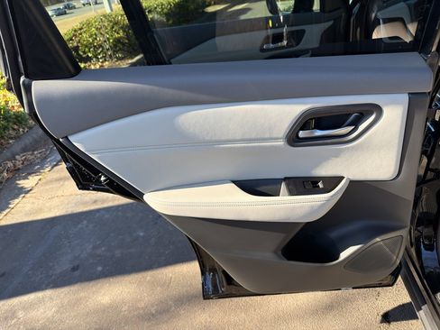 New 2026 Nissan Rogue SV image 31