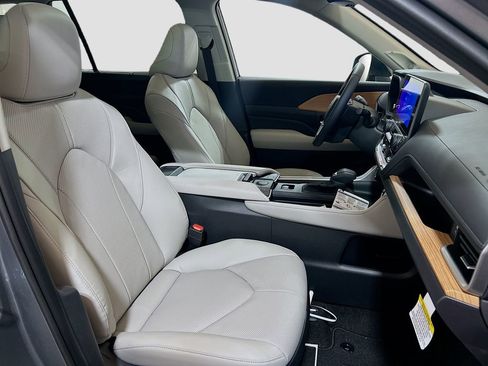 New 2026 Toyota Grand Highlander Limited image 28