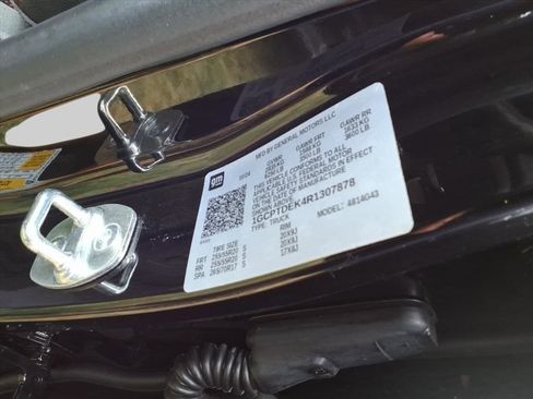 Used 2024 Chevrolet Colorado Z71 w/ Z71 Convenience Package 2 image 35