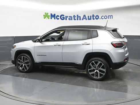 Used 2025 Jeep Compass Limited w/ Elite Group AWD/4WD image 19