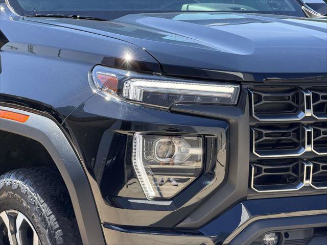 Used 2024 GMC Canyon AT4 w/ AT4 Premium Package AWD/4WD image 12